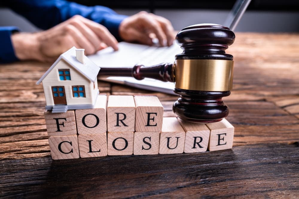 Foreclosure Lawyer Agreement. Mortgage And Bankruptcy.